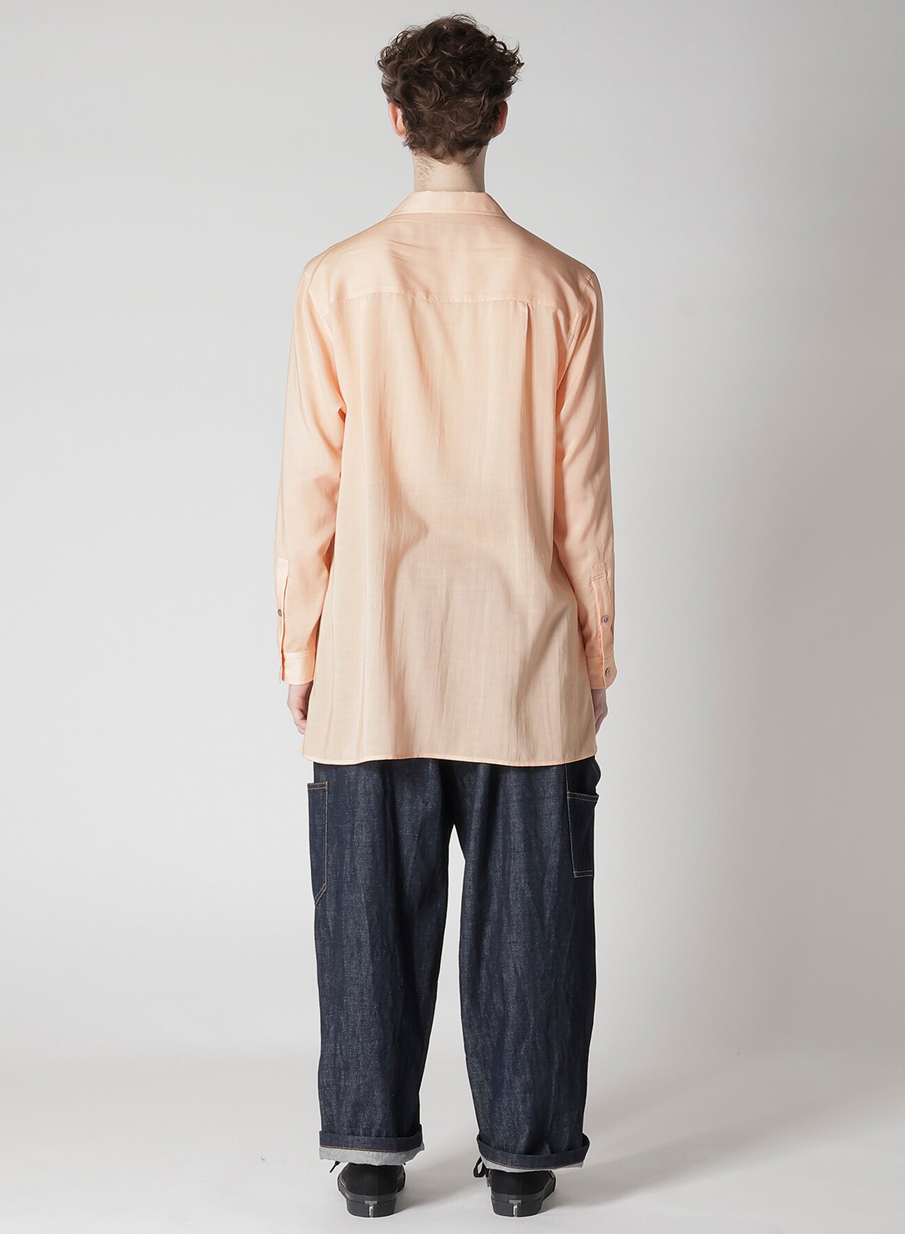 SALMON PINK OPEN-COLLARED SHIRT WITH LARGE RED FLOWER(S
