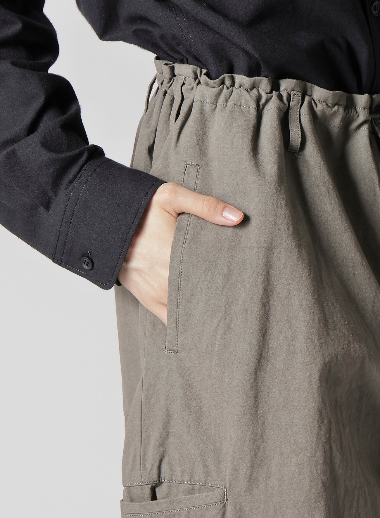 COTTON POPLIN PANTS WITH RIGHT AND LEFT LEG POCKETS_3