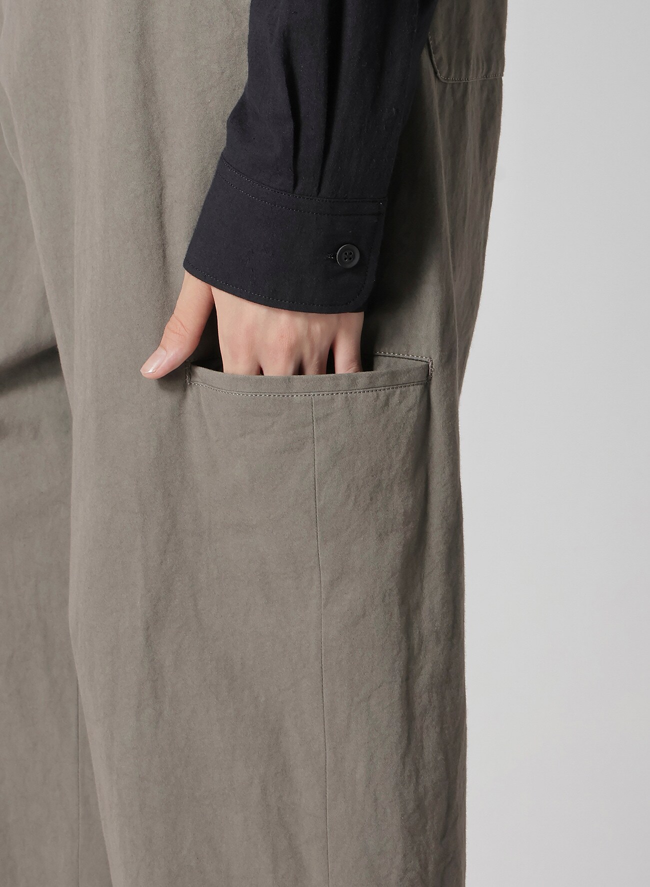 COTTON POPLIN PANTS WITH RIGHT AND LEFT LEG POCKETS_6