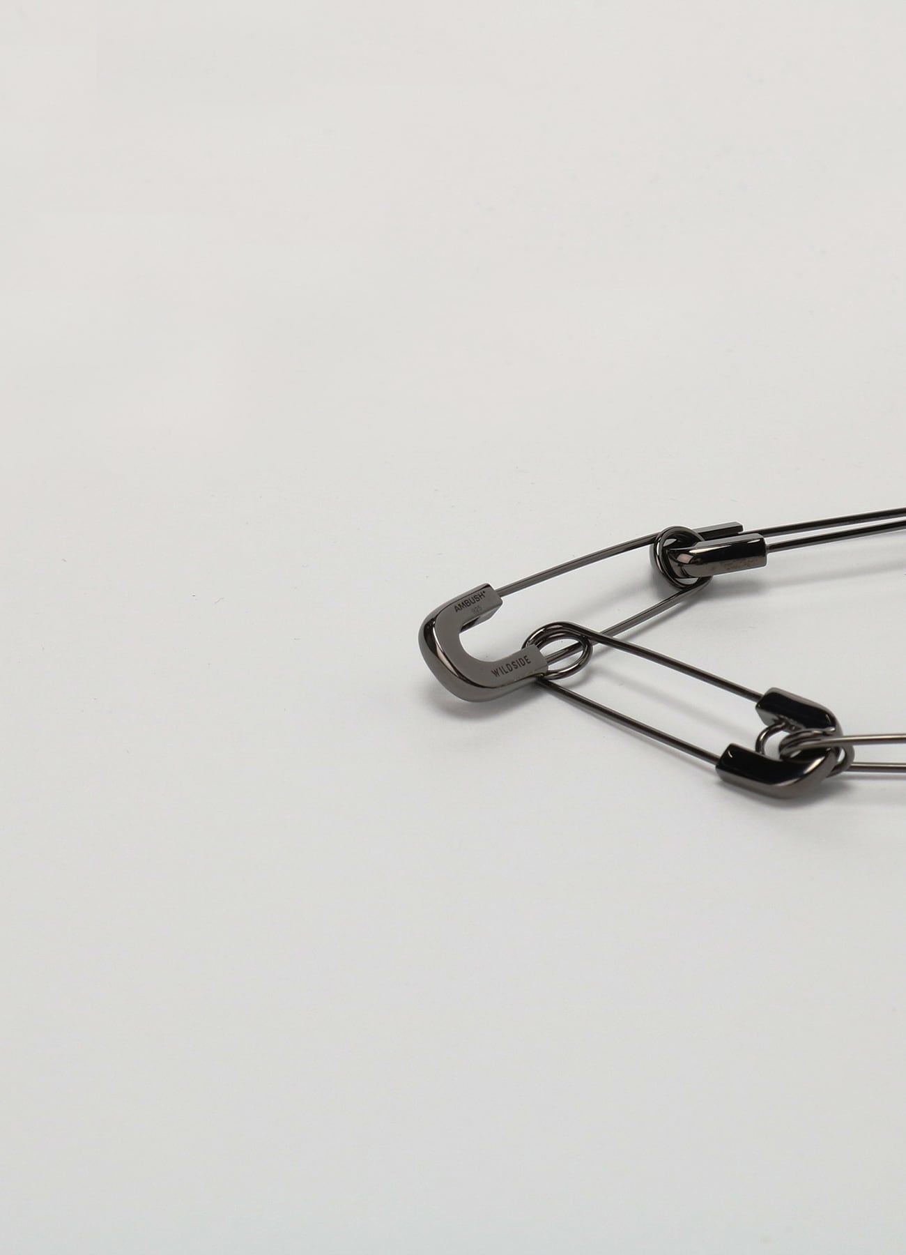 WILDSIDE × AMBUSH SAFETY PIN LINK BRACELET(FREE SIZE BLACK