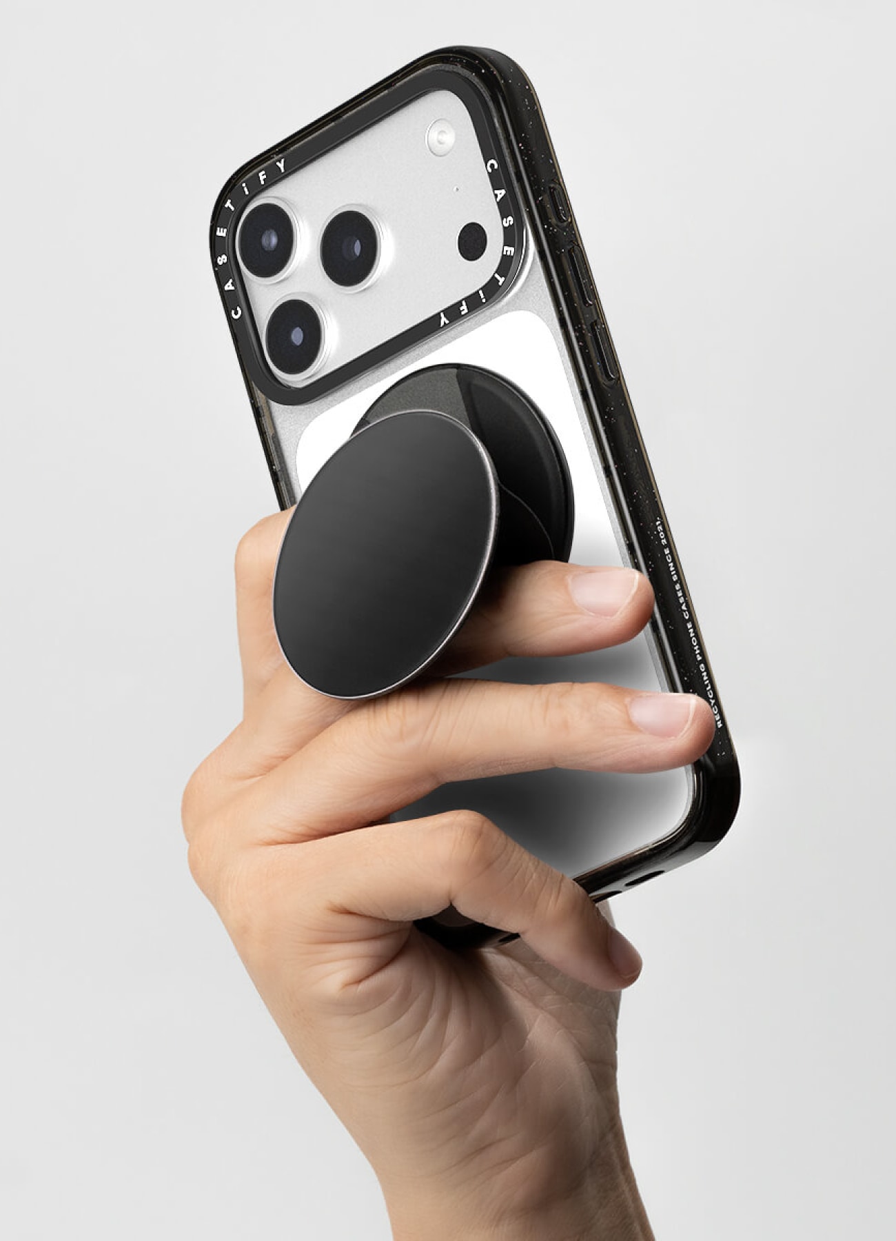 【4/10 17:00 release】WILDSIDE｜CASETiFY：Disney Special Edition Mickey Mouse & Gothic Flower Snappy Grip Stand (MagSafe Grip Stand)_3