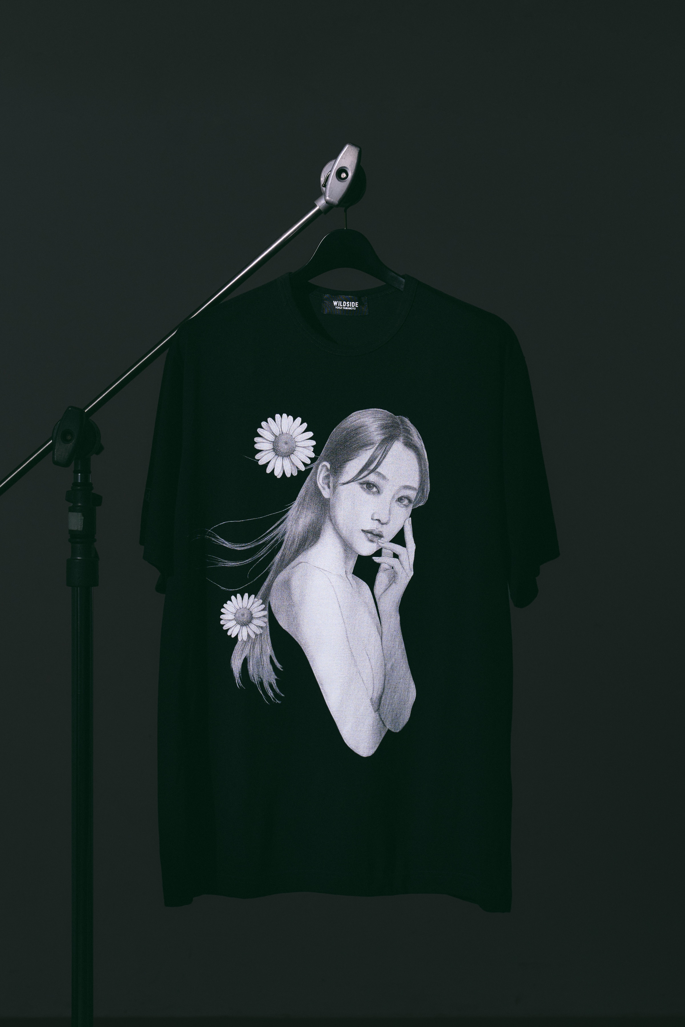 【4/17- WILDSIDE原宿店 先行発売 | 4/22- 一般発売】WILDSIDE × Suzume Uchida T-shirt (春の風)_3