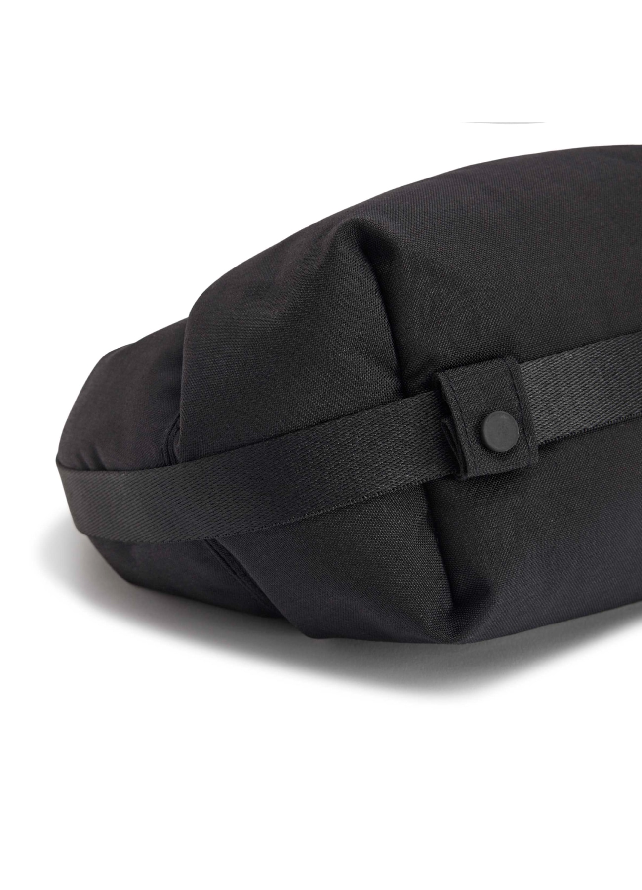 【6/13 12:00 release】Y-3 CRESCEN BAG_6