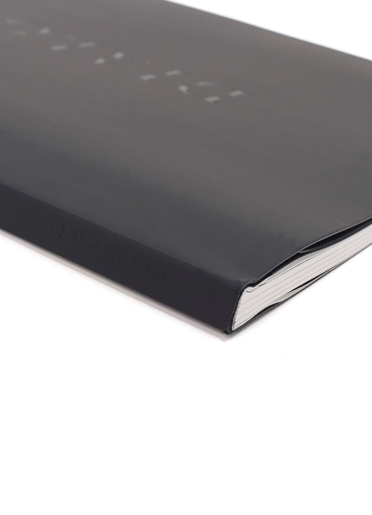 DIALOGUE Yohji Yamamoto and Sarah Moon_12