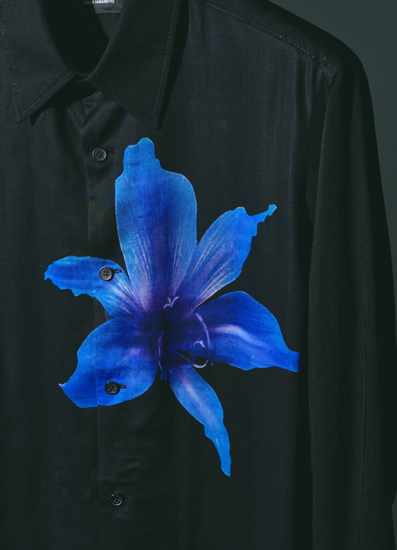 【2/11 12:00 release】Blue Lily Print Shirt_5