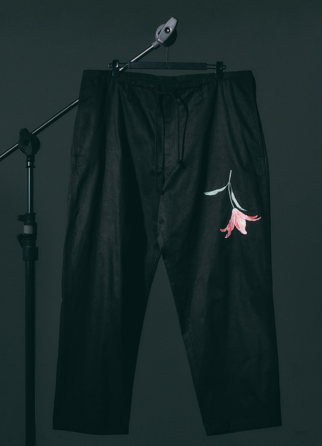 【5/1 12:00 release】Pink Tulip Embroidery Pants_1