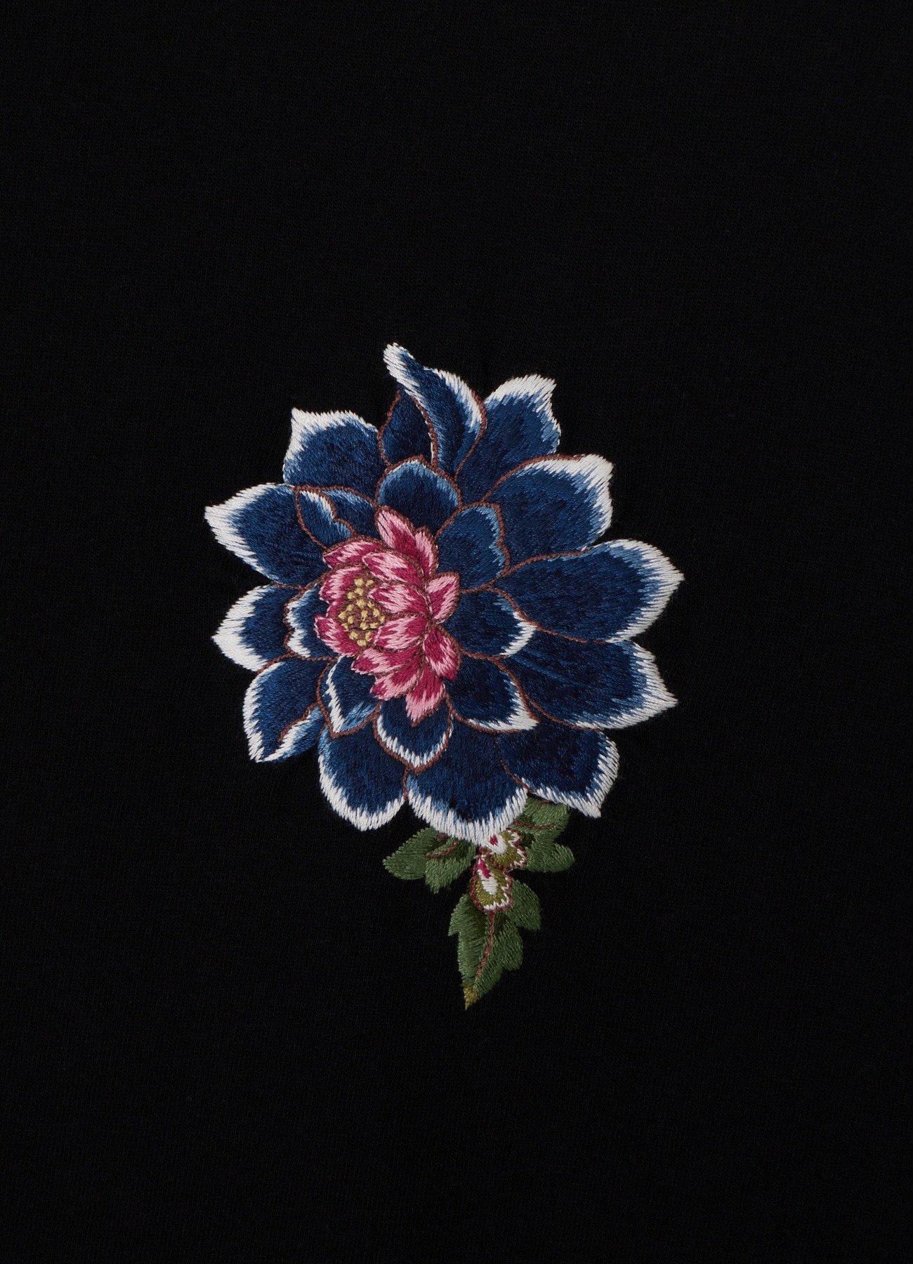 【6/24 12:00 発売】Camellia Embroidery T-shirt_6