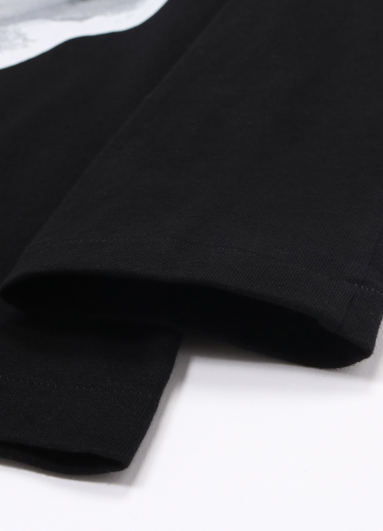 Portrait Black T-shirt (Papillon)_4