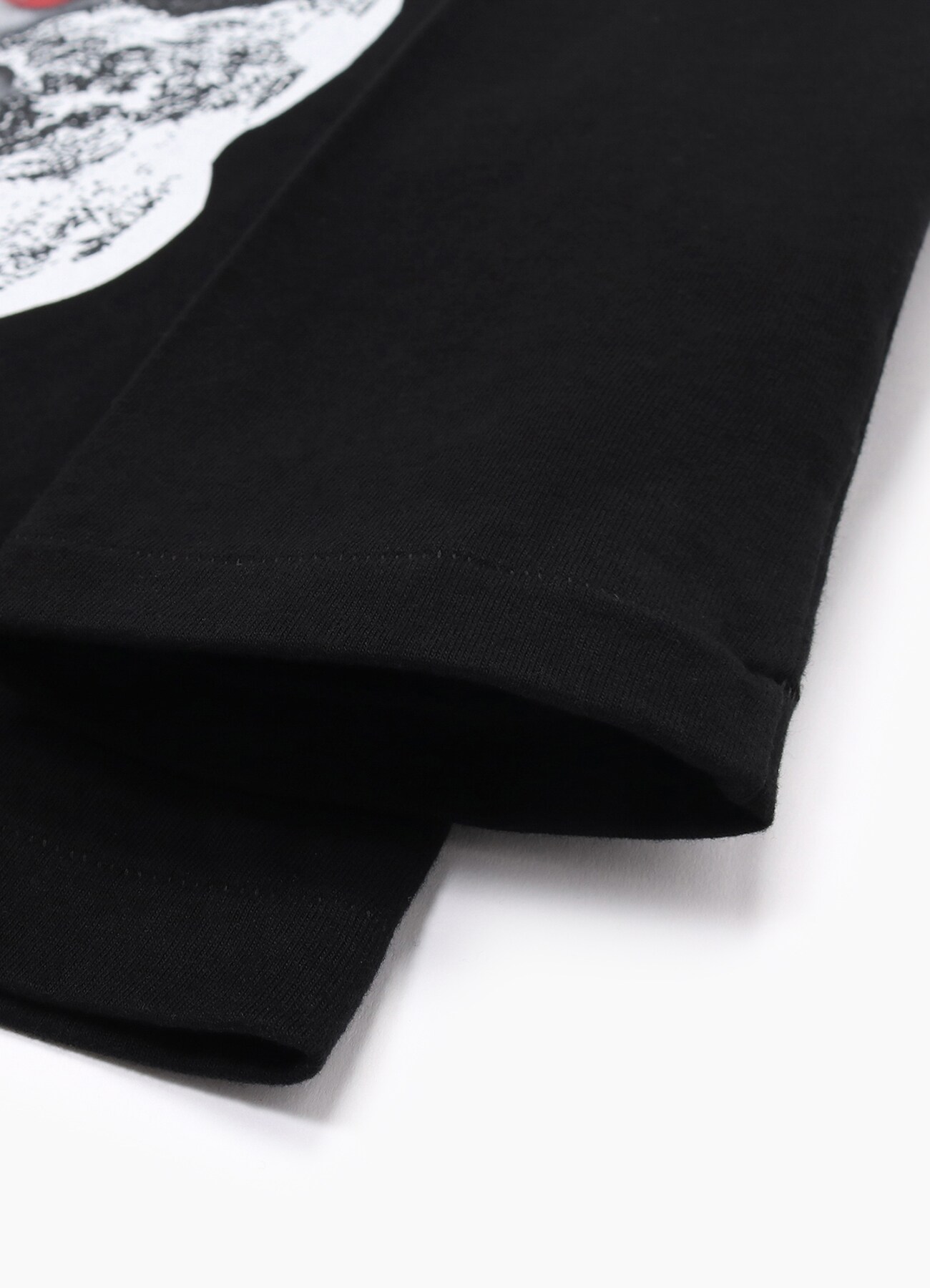 Portrait Black T-shirt (Fleur)_4